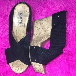 Black wedges